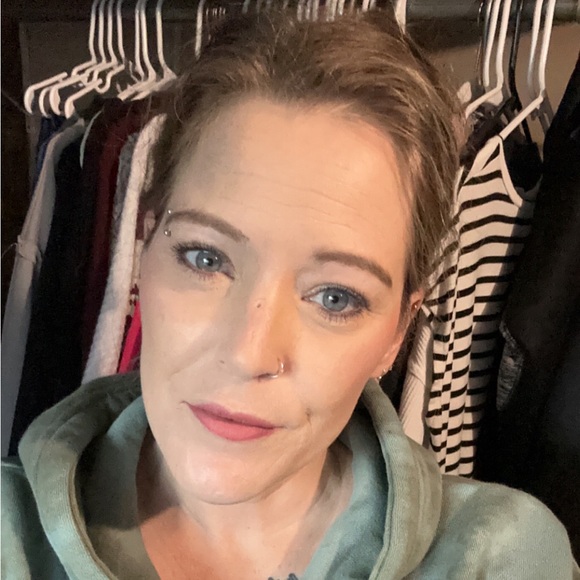 Meet your Posher, Paula - Picture 3 of 4